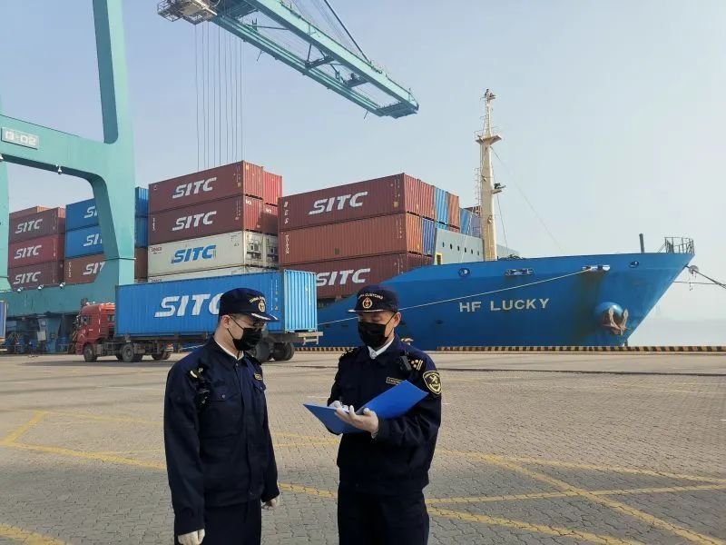 海关总署：今年前10个月我国进出口超话 实现正增长