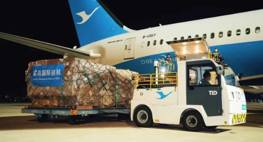 指甲胶怎么邮国际快递到国外和空运货物包装注意