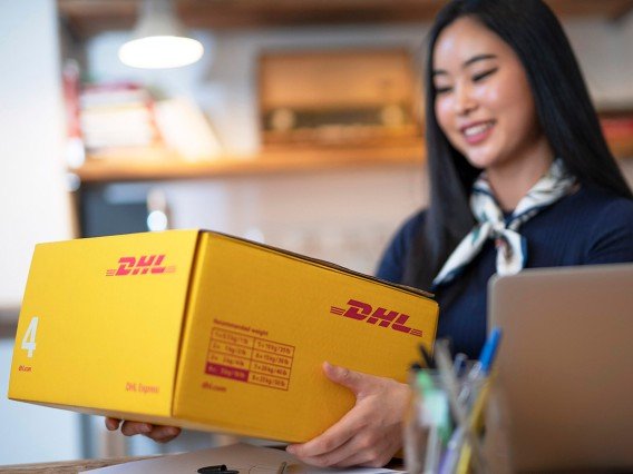 DHL快递官方电话多少?(DHL快递官方电话)