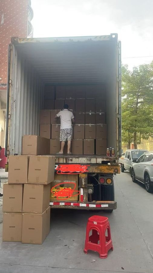 In-Container Cargo Hand Stacking & Space Optimization - Yusupply Shenzhen Warehouse Operations
